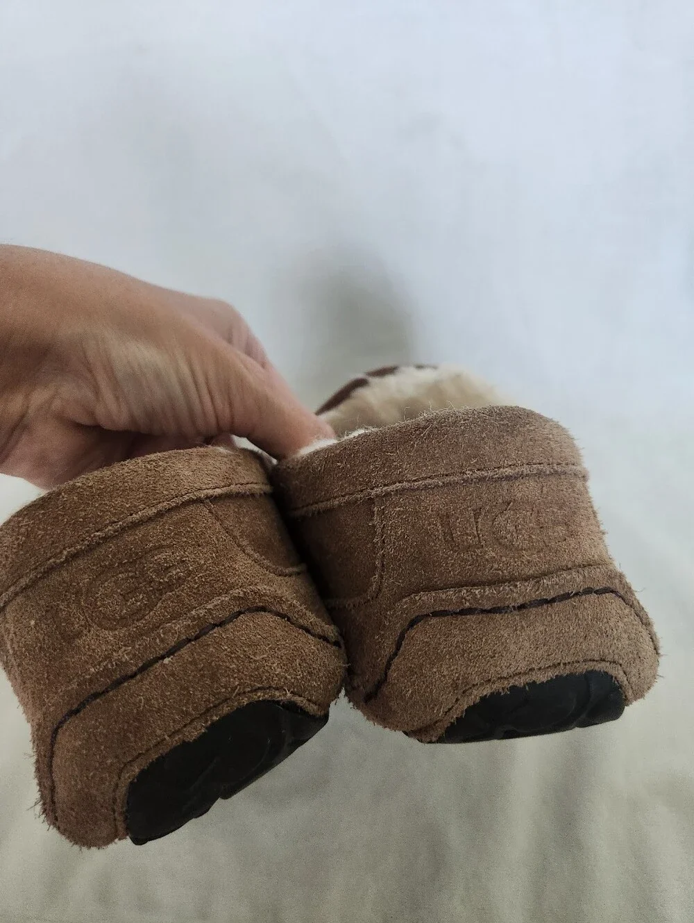 UGG Ascot Men’s Chestnut Suede Shearling-Lined Slip-On Slippers Loafers